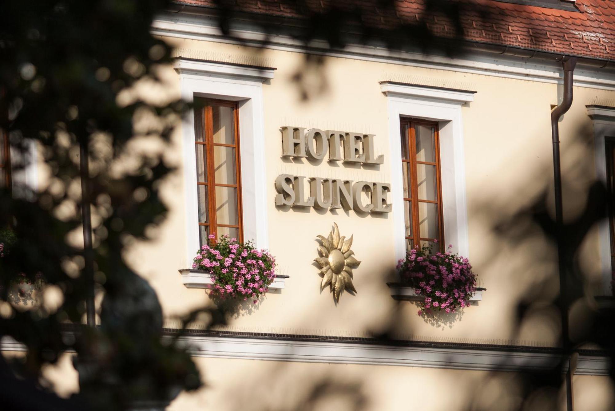 Hotel Slunce Uherské Hradiště Exteriör bild